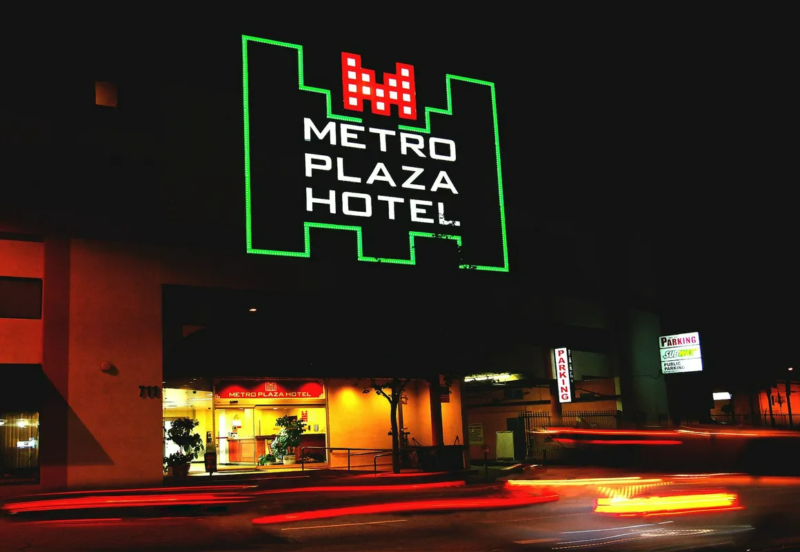Metro Plaza Hotel hotel hero