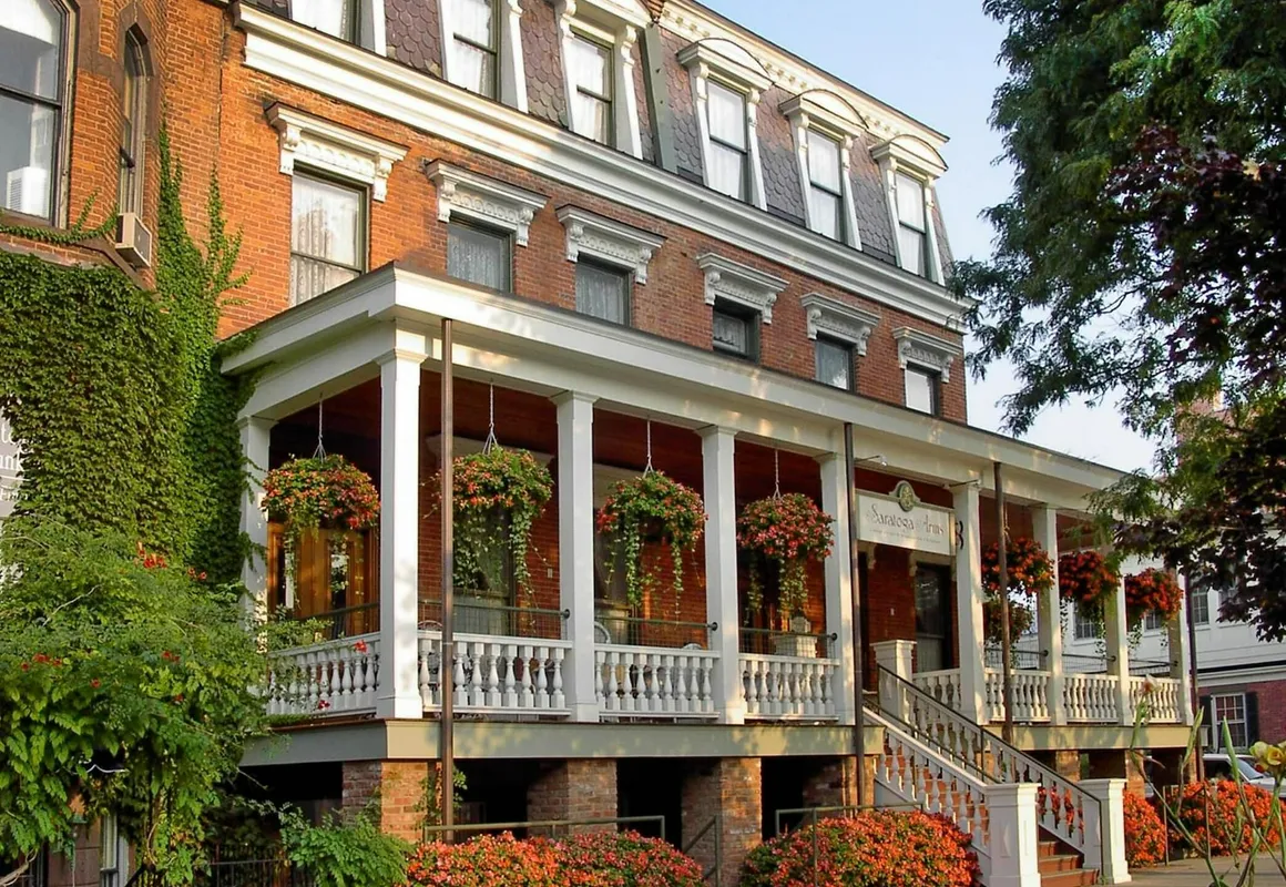 Saratoga Arms hotel hero