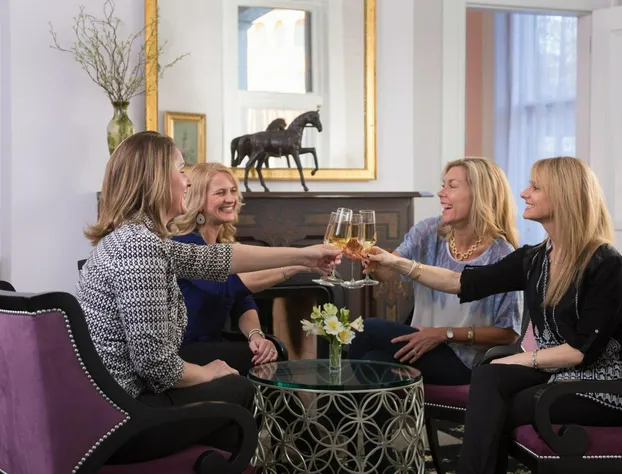 Saratoga Arms hotel detail image 4