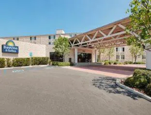 Days Inn & Suites by Wyndham Fullerton hotel hero