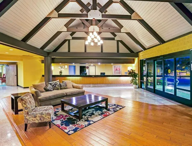 Days Inn & Suites by Wyndham Fullerton hotel detail image 1