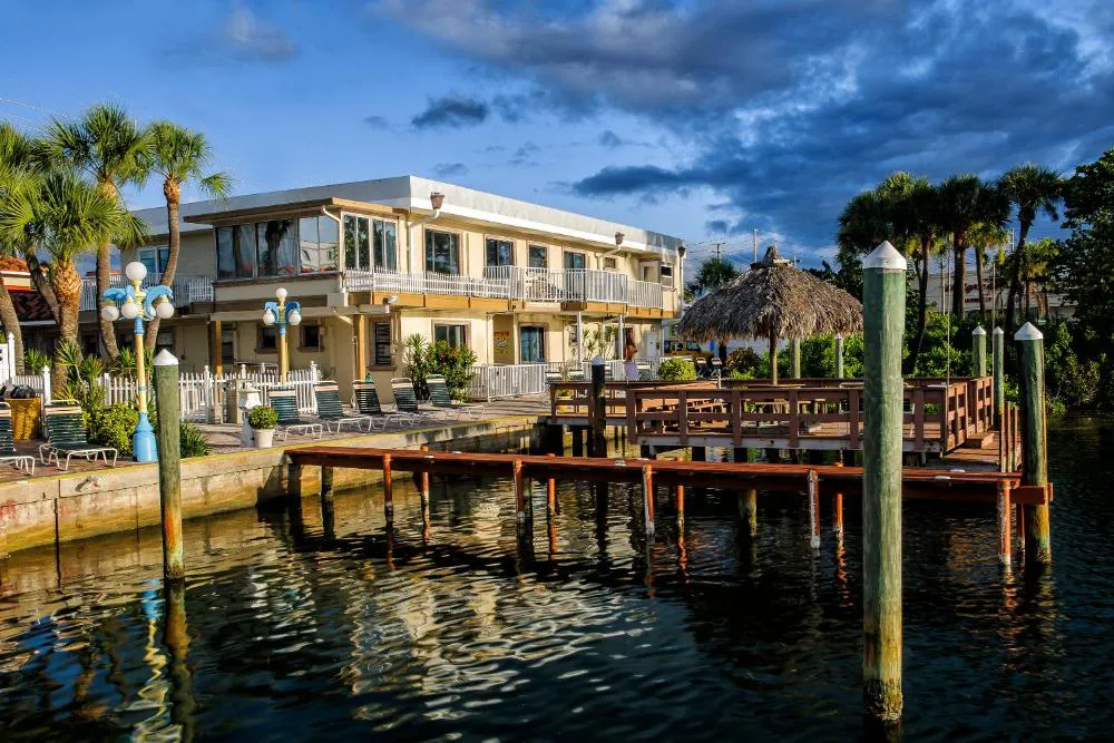 Bayview Plaza Waterfront Resort hotel hero