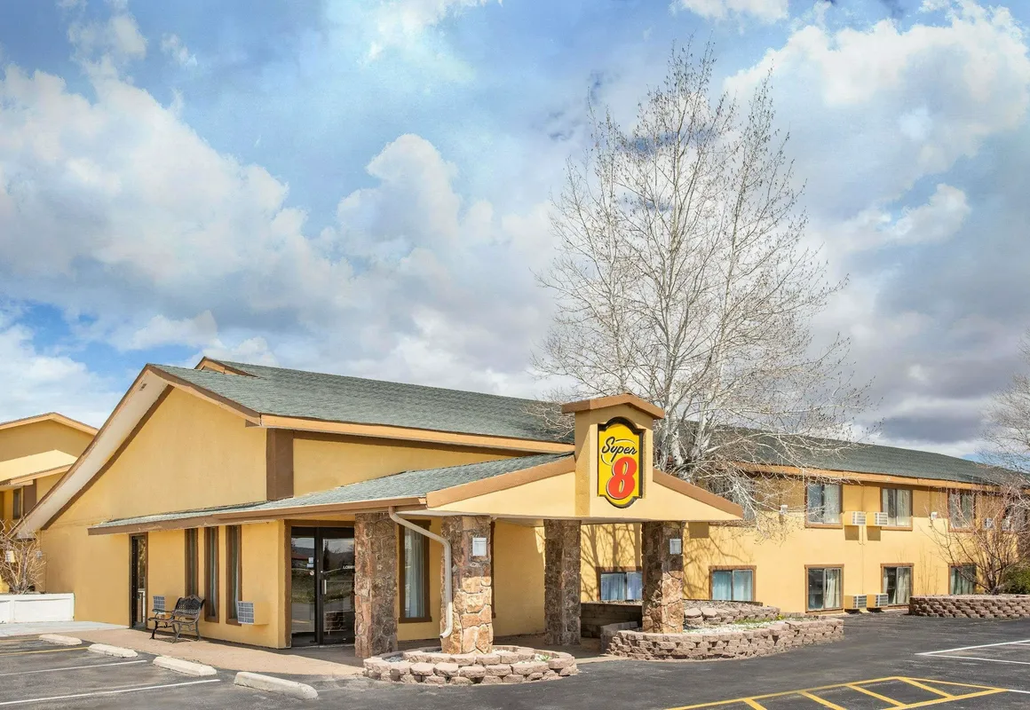 Super 8 by Wyndham Craig hotel hero