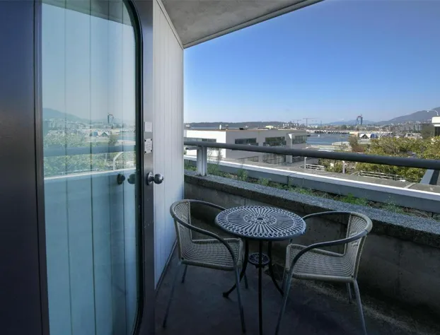 Coast Lonsdale Quay Hotel hotel detail image 4