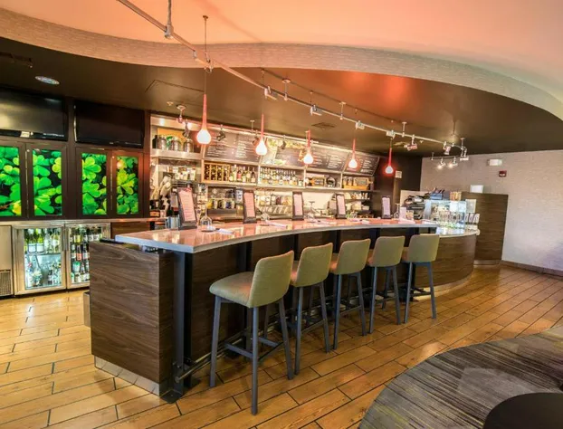 Courtyard by Marriott Merced hotel detail image 3