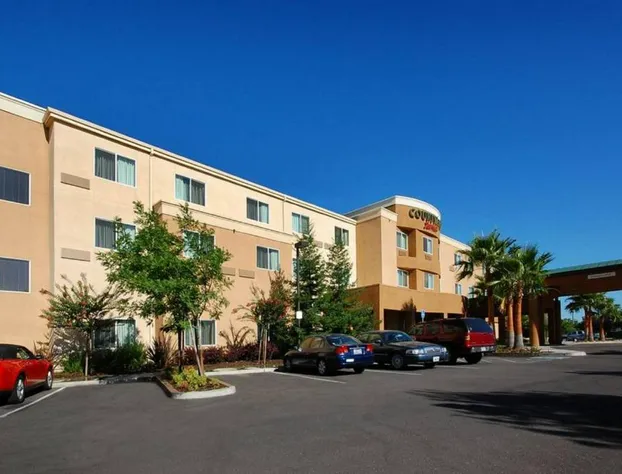 Courtyard by Marriott Merced hotel detail image 1