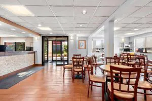 Days Inn by Wyndham Hillsdale hotel detail image 3