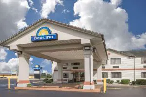Days Inn by Wyndham Hillsdale hotel hero