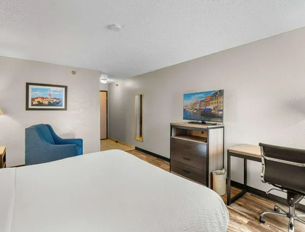 Baymont by Wyndham Lawrence hotel detail image 4