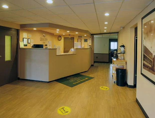 Quality Inn Stadium Area Green Bay Stadium hotel detail image 1