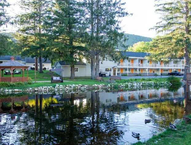 Woodwards White Mountain Resort, BW Signature Collection hotel detail image 3