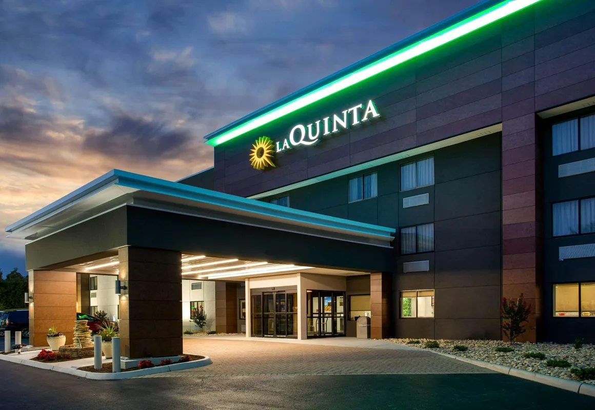 La Quinta Inn & Suites by Wyndham Roanoke Salem hotel hero