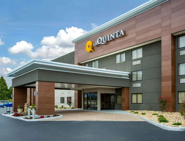 La Quinta Inn & Suites by Wyndham Roanoke Salem hotel detail image 1