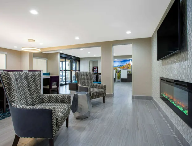 La Quinta Inn & Suites by Wyndham Roanoke Salem hotel detail image 4