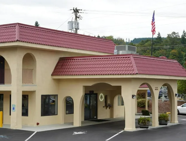 Timberland Inn & Suites hotel detail image 2