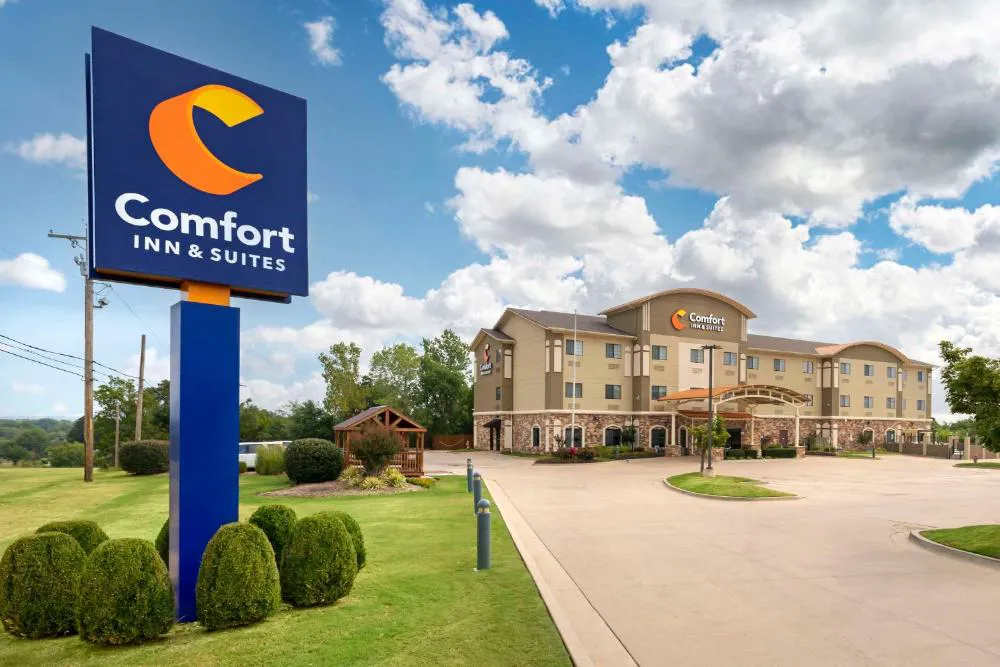 Comfort Inn & Suites Glenpool hotel hero