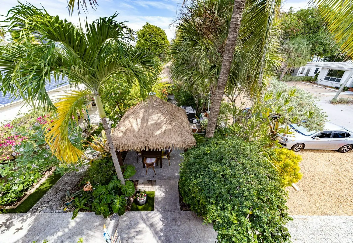 The Desoto Inns hotel hero