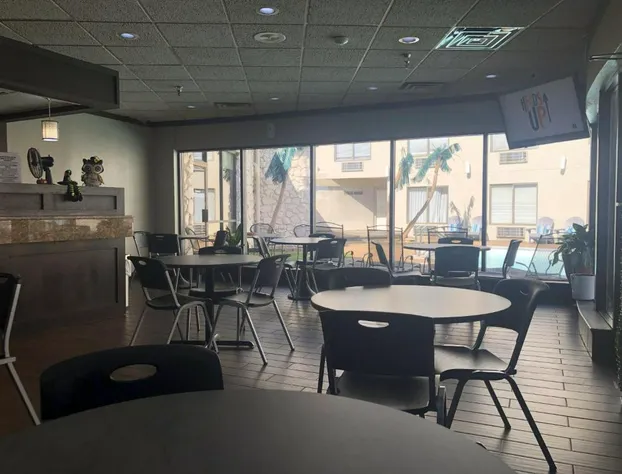 Lamplighter Inn & Suites - South hotel detail image 2