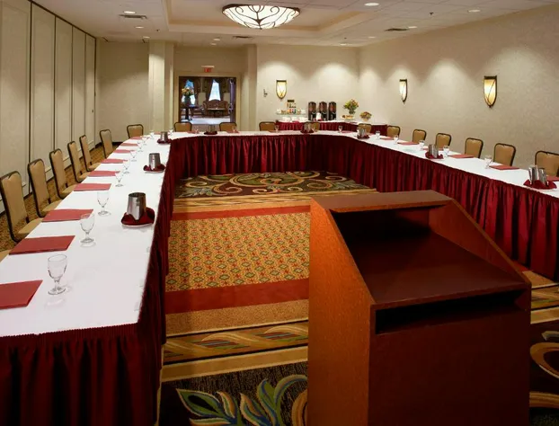 Clinton Inn Hotel & Event Center hotel detail image 1