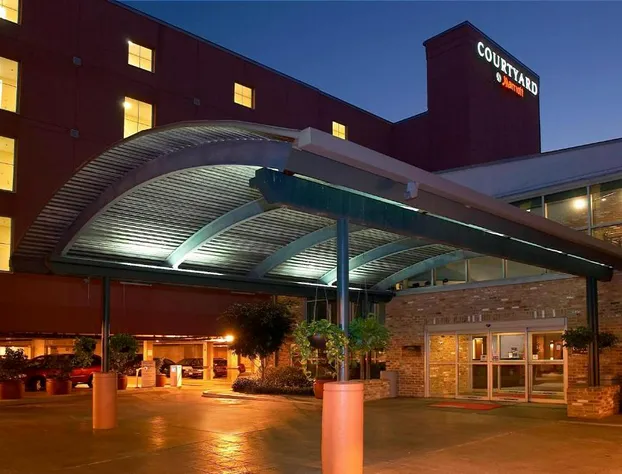 Courtyard by Marriott New Orleans Warehouse Arts District hotel detail image 1