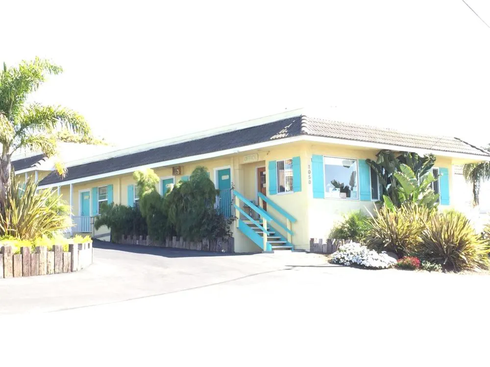 Beach Bungalow Inn and Suites hotel hero