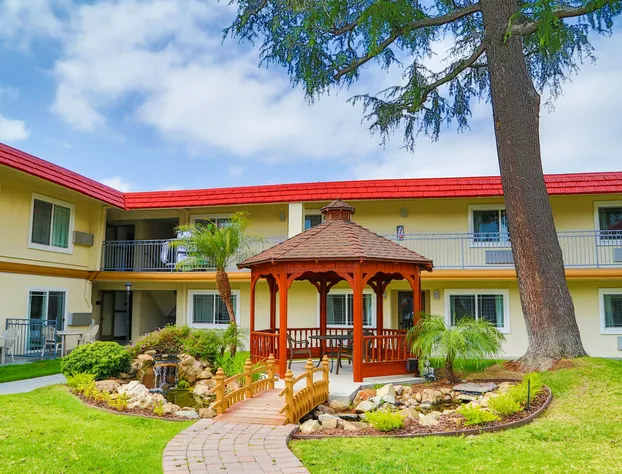 Quality Inn & Suites Thousand Oaks - US101 hotel detail image 1