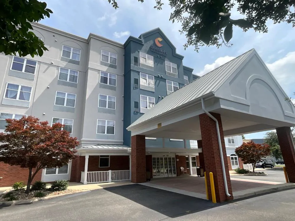 Comfort Inn & Suites Virginia Beach - Norfolk Airport hotel hero
