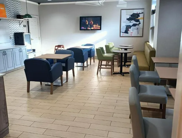 Comfort Inn & Suites Virginia Beach - Norfolk Airport hotel detail image 3