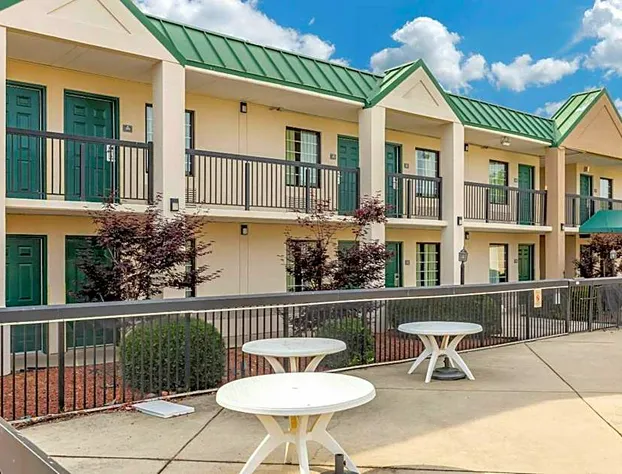 Quality Inn & Suites Hanes Mall hotel detail image 3