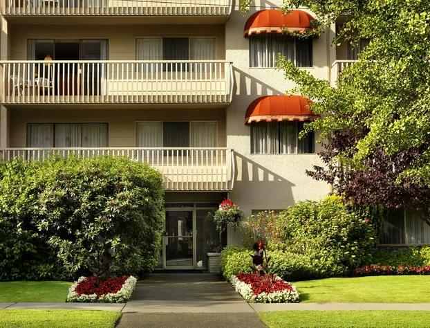 Royal Scot Hotel & Suites hotel detail image 1