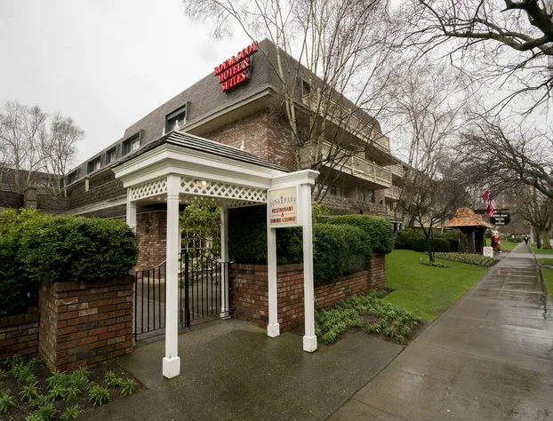 Royal Scot Hotel & Suites hotel detail image 2