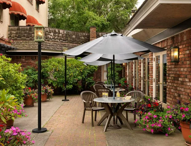 Royal Scot Hotel & Suites, Trademark Collection by Wyndham hotel detail image 4