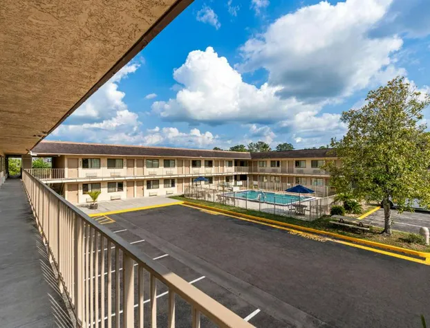 Americas Best Value Inn Lake City hotel detail image 1