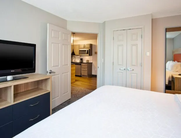 Candlewood Suites Kenosha – Pleasant Prairie by IHG hotel detail image 3
