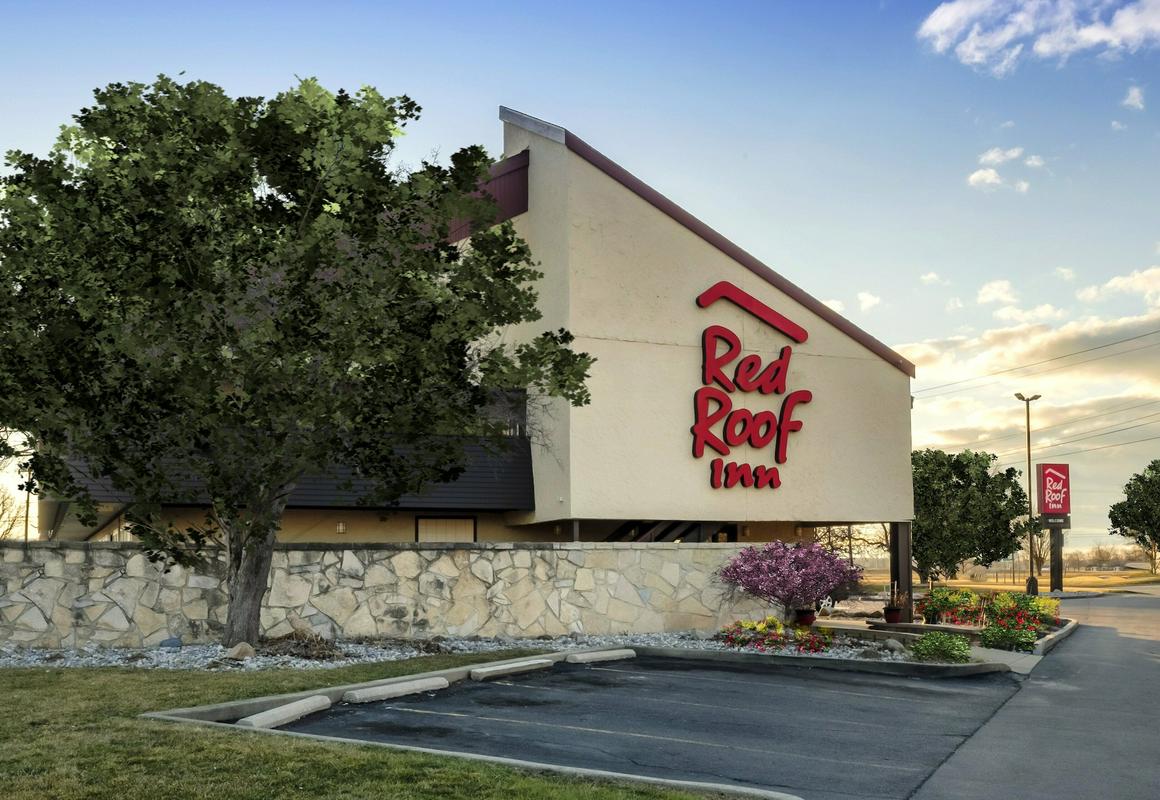 Red Roof Inn Lansing East – MSU hotel hero