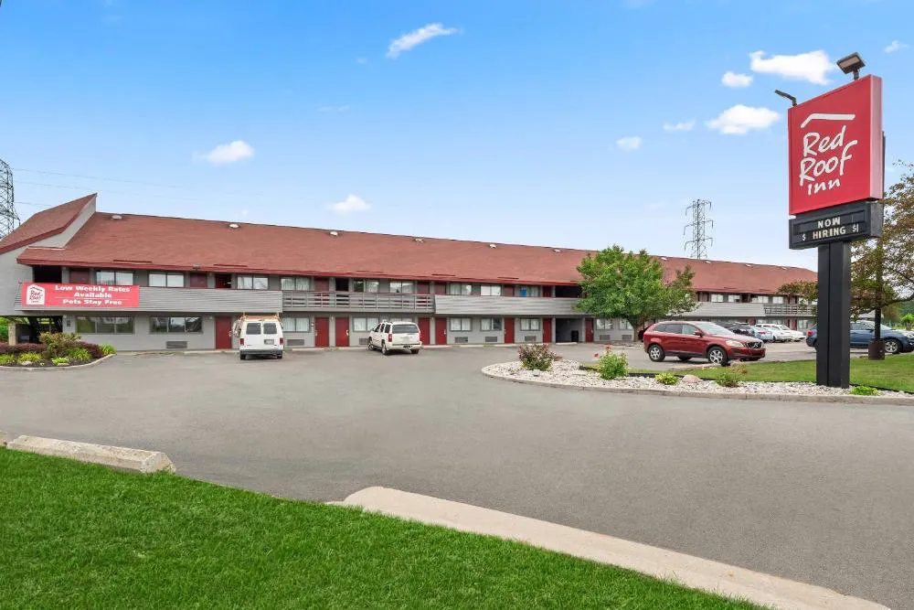 Red Roof Inn Lansing East – MSU hotel hero