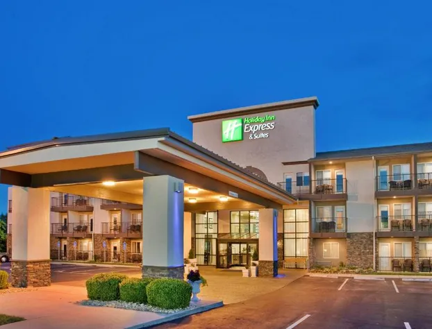 Holiday Inn Express Hotel & Suites Branson 76 Central by IHG hotel detail image 1