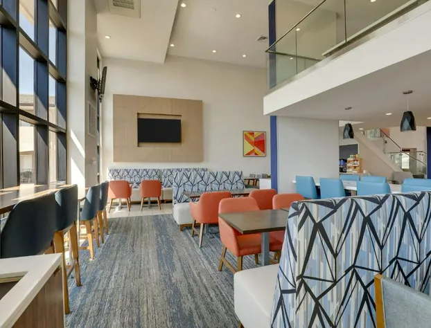 Holiday Inn Express Hotel & Suites Branson 76 Central by IHG hotel detail image 3
