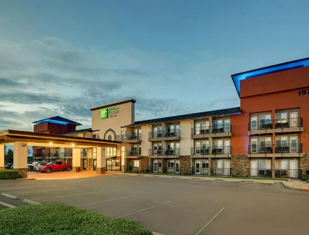 Holiday Inn Express Hotel & Suites Branson 76 Central by IHG hotel detail image 1