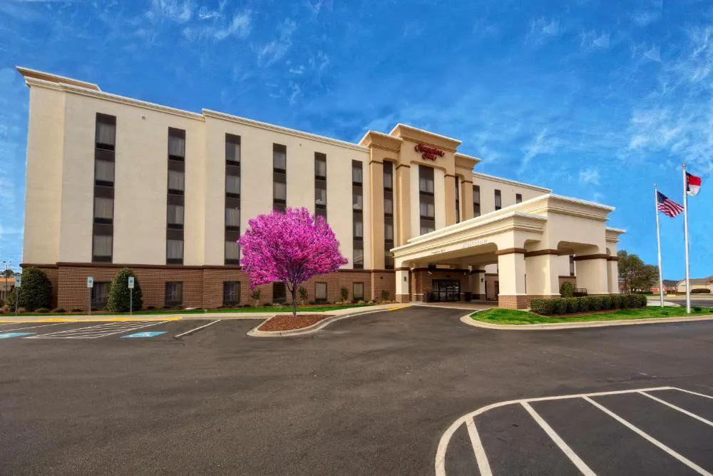 Hampton Inn by Hilton Dunn hotel hero