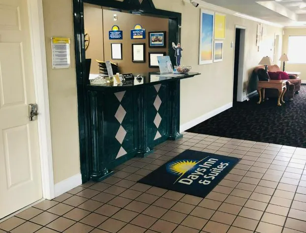 Days Inn & Suites by Wyndham Stuttgart hotel detail image 3