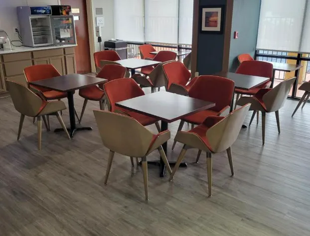 Comfort Suites Cumming-Atlanta near Northside Hospital Forsyth hotel detail image 2