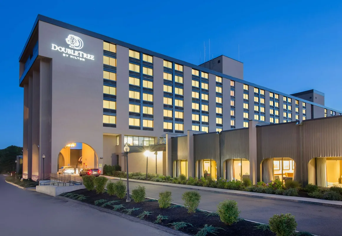 DoubleTree by Hilton Boston North Shore hotel hero