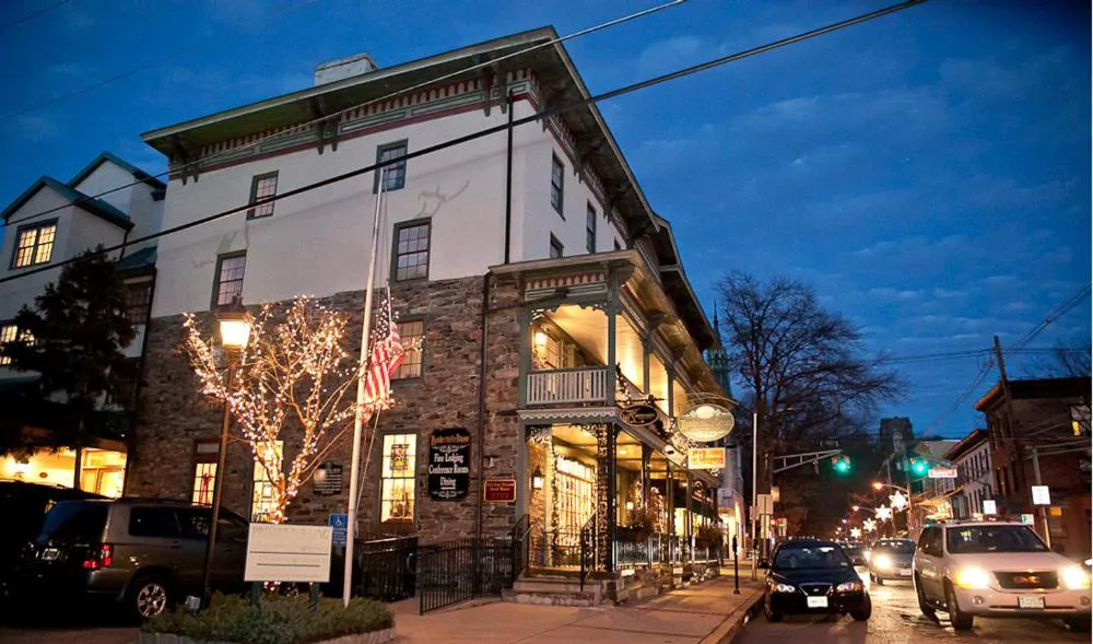 Lambertville House hotel hero