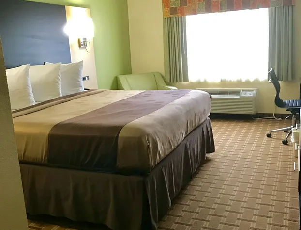 Quality Inn & Suites hotel detail image 4