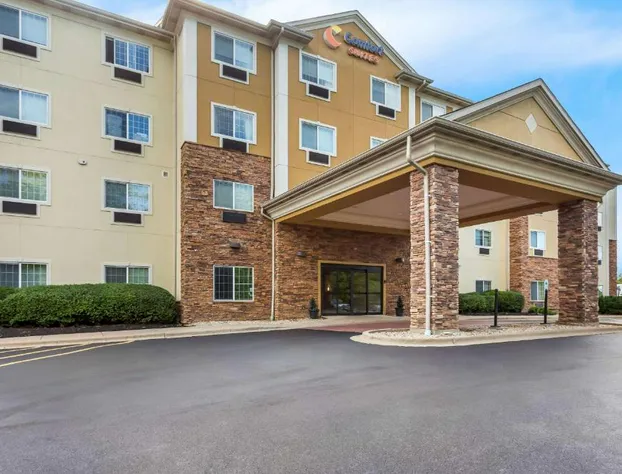 Comfort Suites Grayslake near Libertyville North hotel detail image 3