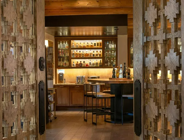 Rosewood Inn of the Anasazi hotel detail image 1