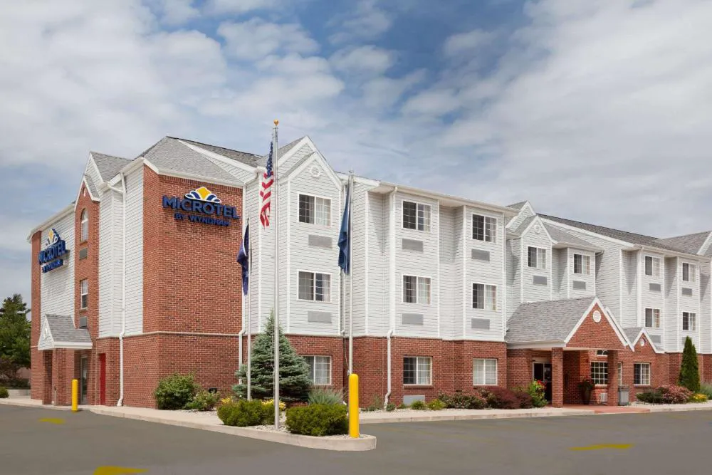 Microtel Inn & Suites by Wyndham South Bend/At Notre Dame Un hotel hero