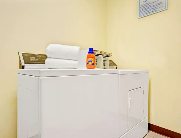 Baymont by Wyndham Wahpeton hotel detail image 2