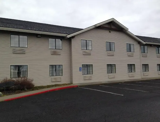 Super 8 by Wyndham McCall hotel detail image 3